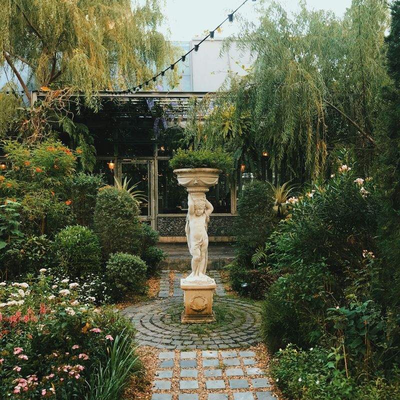 Maple Leaf Garden & Landscape Co.